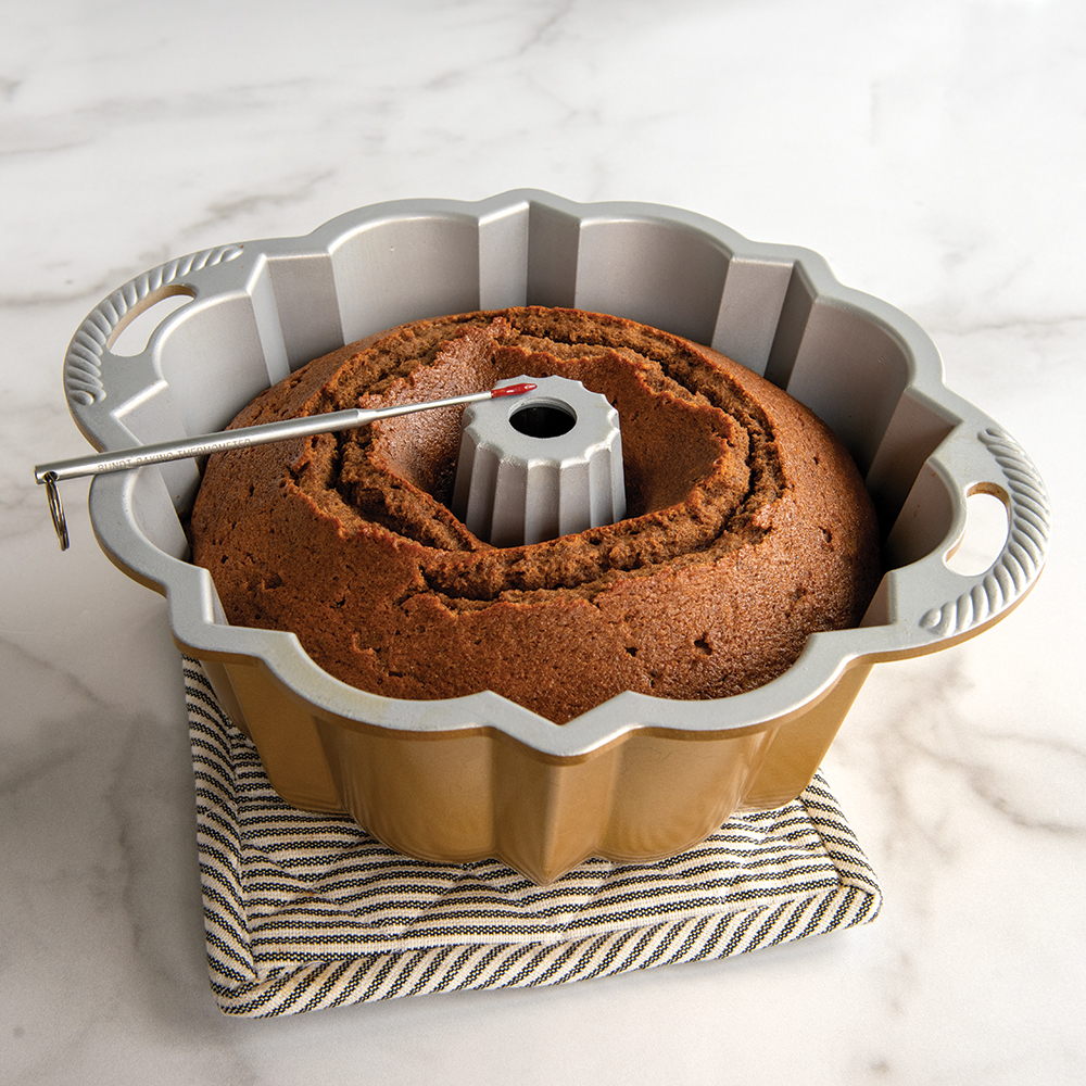 Bundt Cake Pan - Silicone - Cooks' Nook