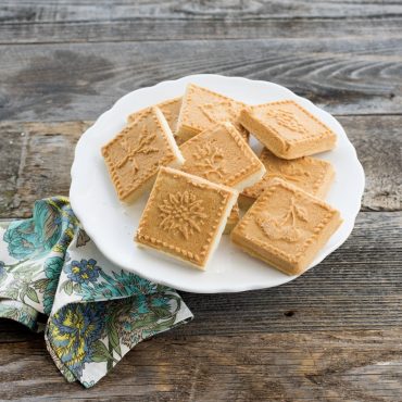 Our Favorite Shortbread Molds to Buy Now