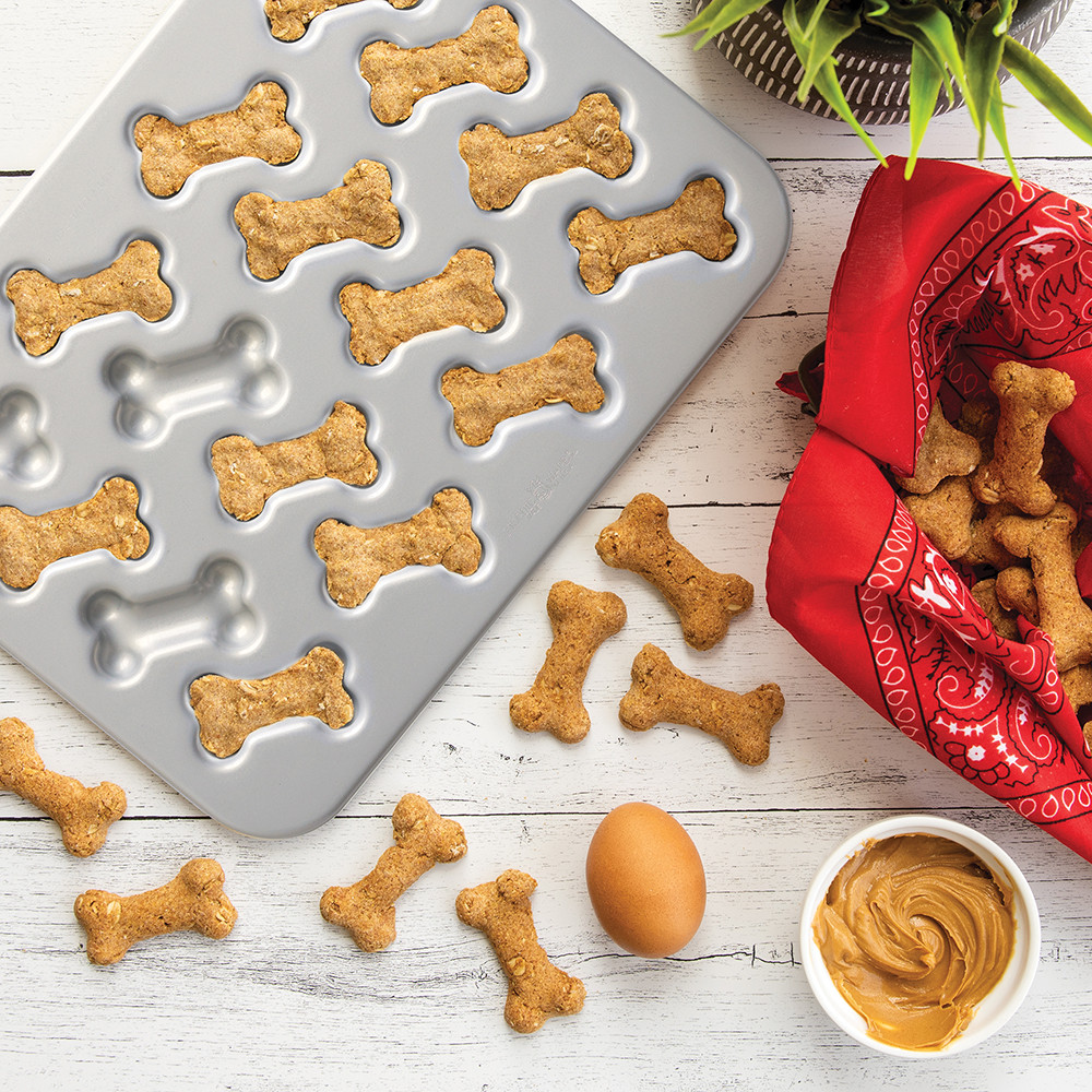 2 Piece Puppy Love Treat Pan and Dog Treat Mix