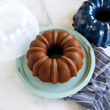 Nordic Ware 12 Cup Formed Aluminum Bundt Pan Blue with Cake Keeper