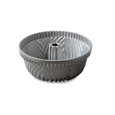 Nordic Ware 10 Cup Cast Aluminum Nonstick Bavarian Bundt Pan - 9 1