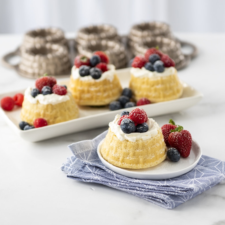 The Baking Bee: Nordic Ware Bundt Tea Cakes & Candies Pan - Mango