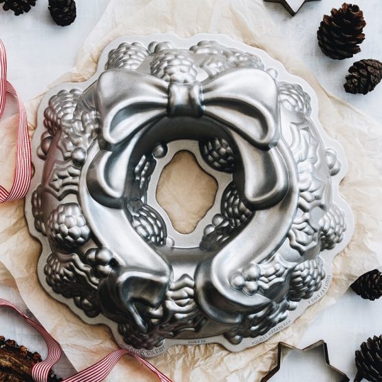 Holiday Wreath Pan | Holiday Bakeware | Christmas Baking Pans | Nordic Ware