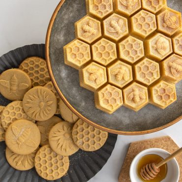 Honeycomb Lemon Cake - Nordic Ware