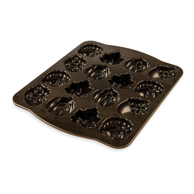 GOWA Nordic Ware Leaf-Lettes Cakelet Pan