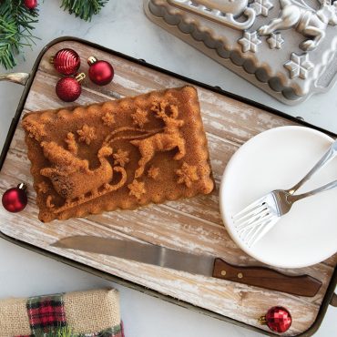 Nordic Ware Santa's Sleigh Loaf Pan, Cast Aluminum, Nonstick