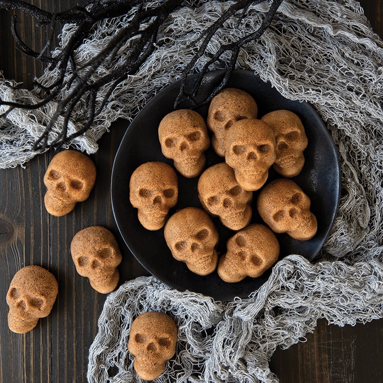 Wilton Halloween Skull Cake Pan