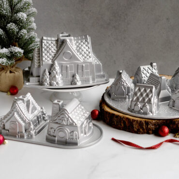 https://www.nordicware.com/wp-content/uploads/2021/04/Gingerbread_House_Collection_cropped1K__46389.1670605931.1280.1280-370x370.jpg