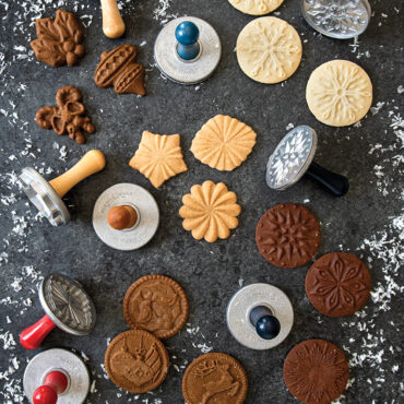 Yuletide Cookie Stamps - Nordic Ware
