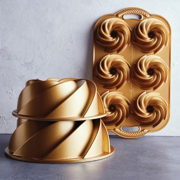 Nordic Ware Gold Heritage Bundt Pan