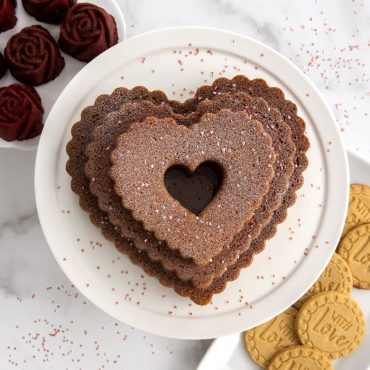 Nordic ware tiered heart bundt pan recipe  In this video I will be sharing  with you a recipe for this beautiful Nordic Ware UK tiered heart bundt pan  recipe. I love