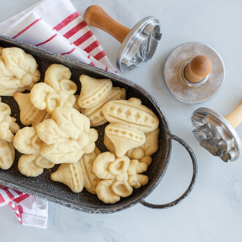 Yuletide Stamped Gingerbread Cookies - Nordic Ware