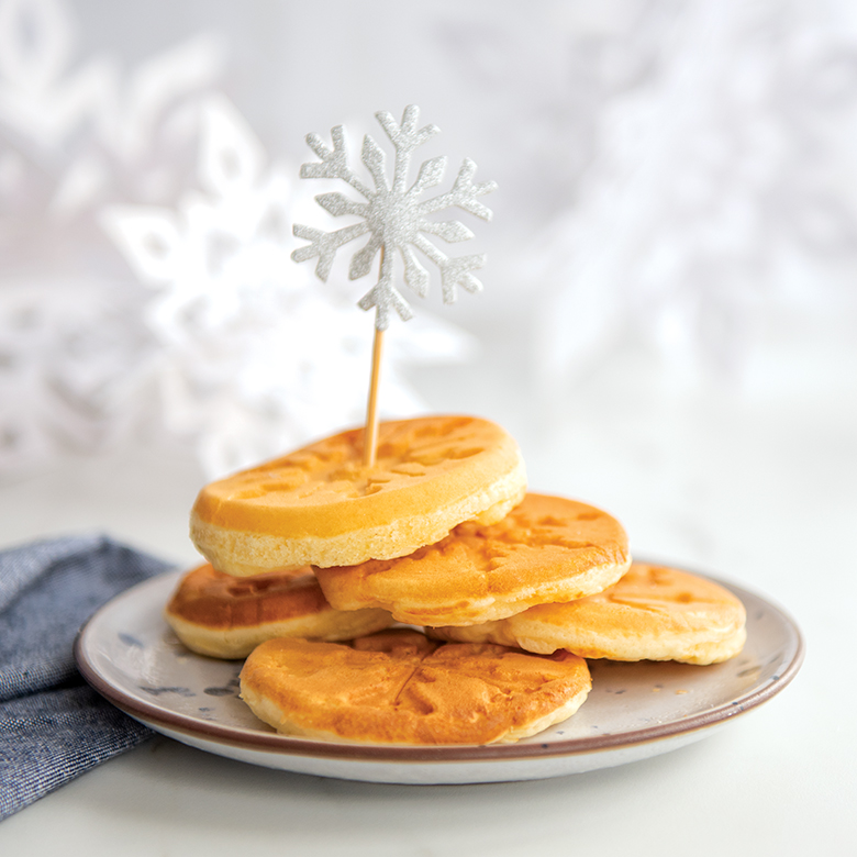 Nordic Ware Falling Snowflake Nonstick 7c Pancake Pan