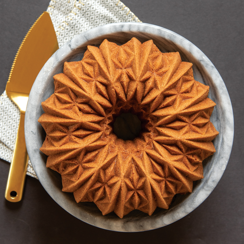 Nordic Ware Bundt® Harvest Leave Non-Stick Fluted Cake Pan