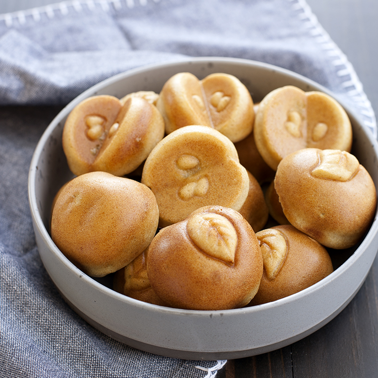 Baked Apple Pancake Bites with Maple Caramel - Nordic Ware