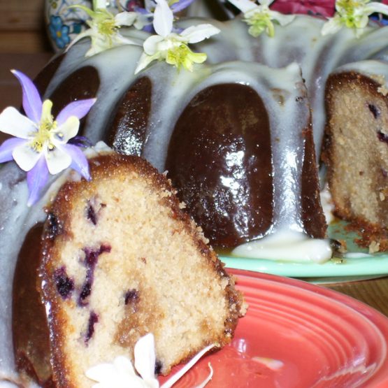 Huckleberry Beary Honey Nut Bundt Cake - Nordic Ware