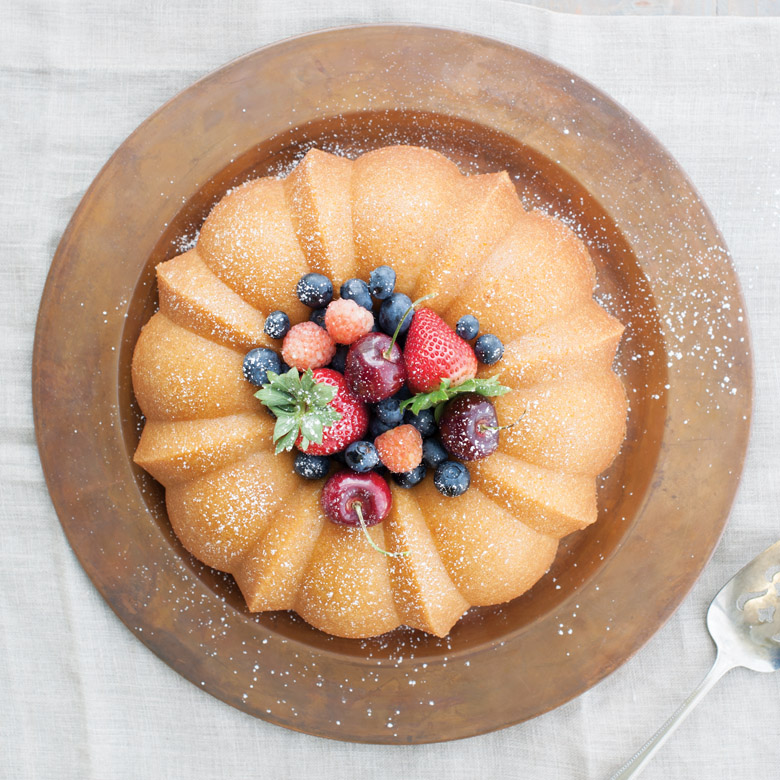 Nordic Ware Small Anniversary Bundt® Cake Pan