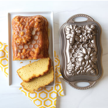 Nordic Ware Honeycomb Embossed Nonstick Baking Sheets, Gold, 3-Pans