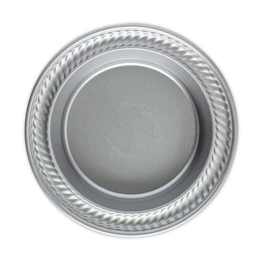  Nordic Ware Natural Aluminum Commercial Hi-Dome Covered Pie Pan:  Pie Carrier: Home & Kitchen