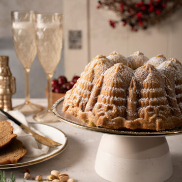 Very Merry Bundt® Pan - Nordic Ware  Nordic ware, Bundt pan, Christmas  baking