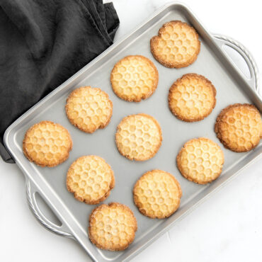  Nordic Ware Procast, Mini Scone, Graphite: Individual Serving  Bakeware Products: Home & Kitchen