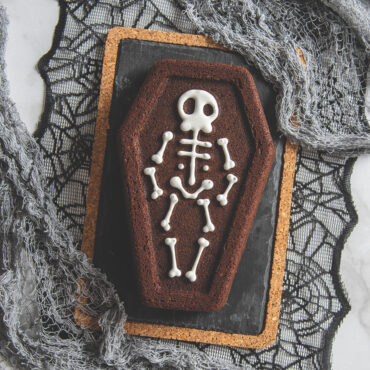 Nordic Ware, Holiday, Skeleton Coffin Loaf Pan