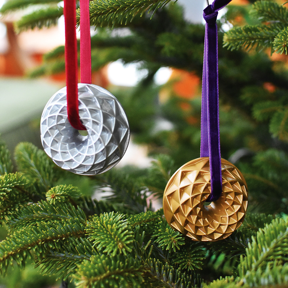 Nordic Ware Sparkling Bundt Pan & Ornament Set 