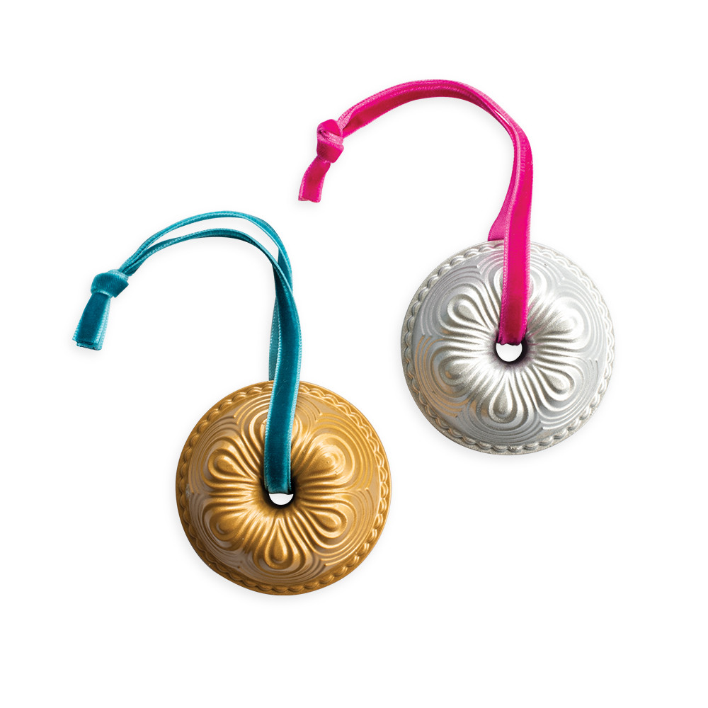 Set of 2 Collectible Cast Ornaments, Chiffon Bundt®