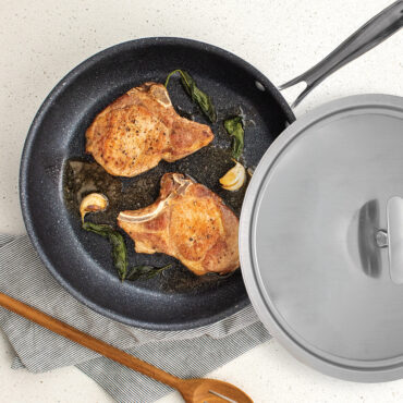 Lid with 12" Basalt Skillet with cooked meat