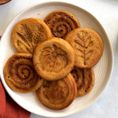 Cinnamon Swirl Pumpkin Pancakes