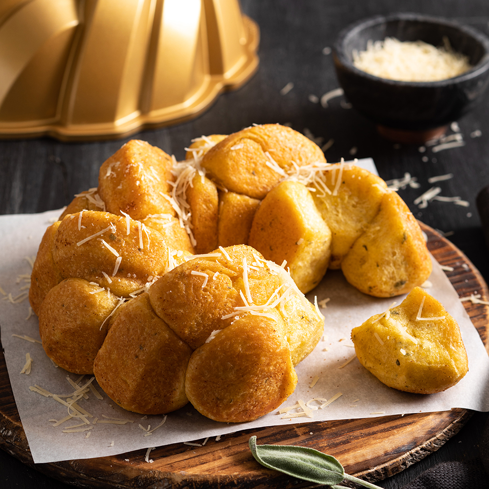 Image of squash pull-apart Bundt bread in Braided Bundt design