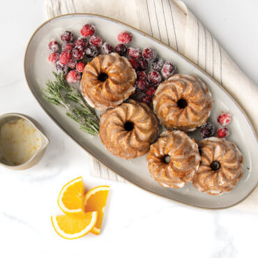 Pirouette Bundtlettes plated