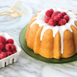 Jennifer Garner Uses This Bundt Pan To Make Delicious-Looking Cakes, and It’s On Major Discount at Amazon